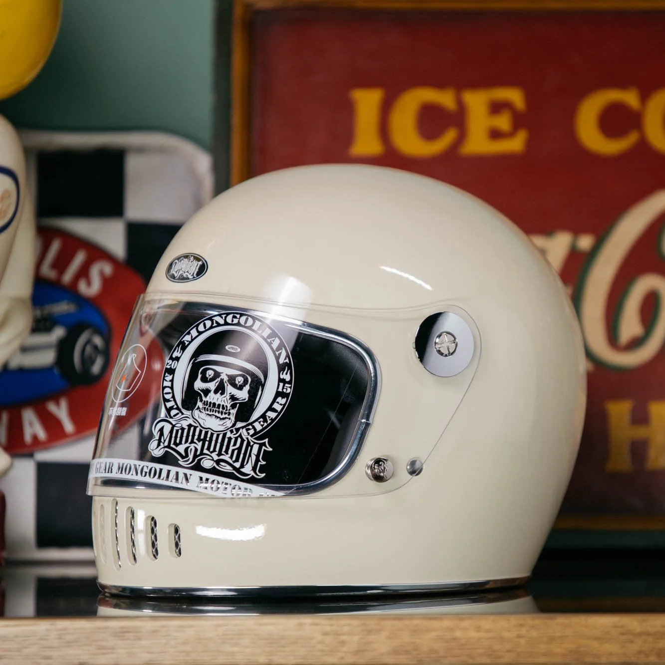 COMET PLANET Helmet - Vintage White - Image 3