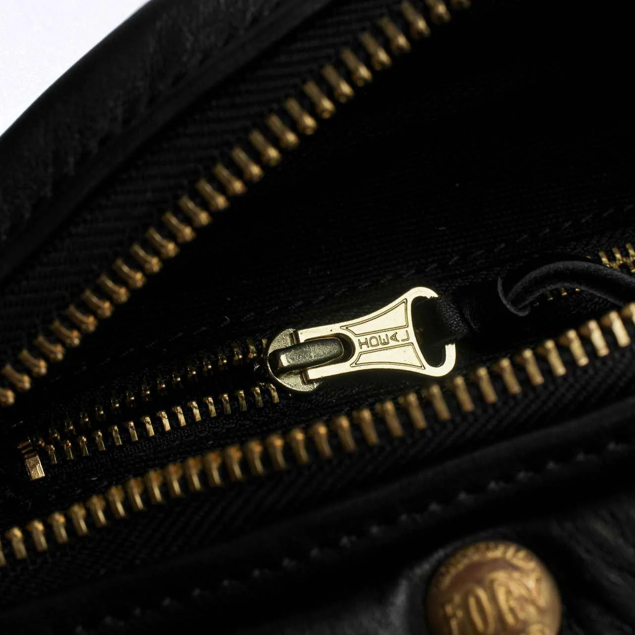 Diamond Quilted Fanny Pack / Crossbody Bag - Image 7