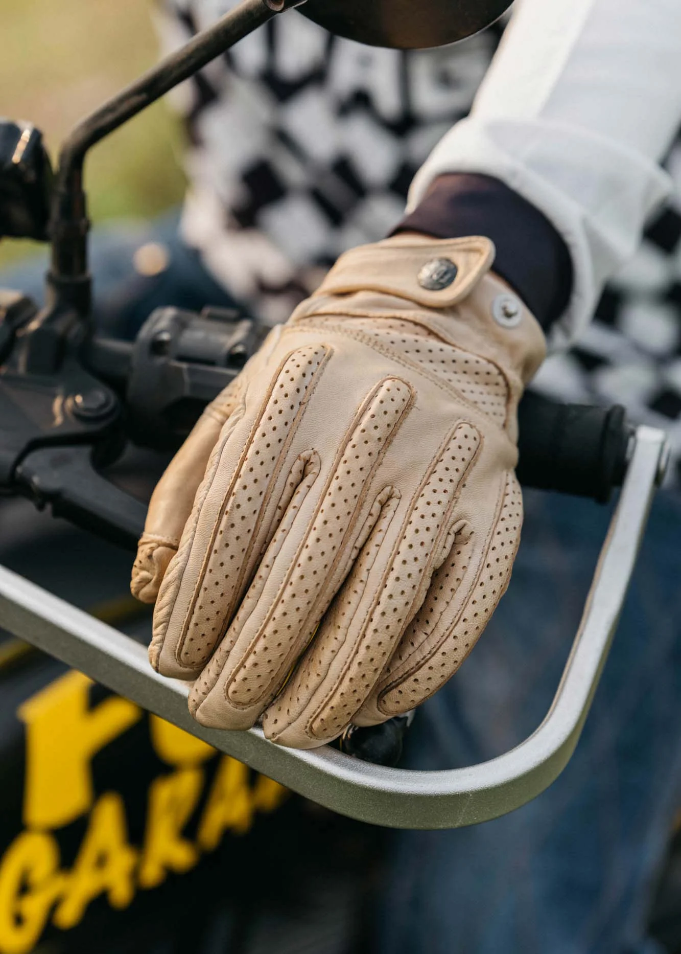 ETHIOPIA RASDASHEN Gloves - Natural - Image 3