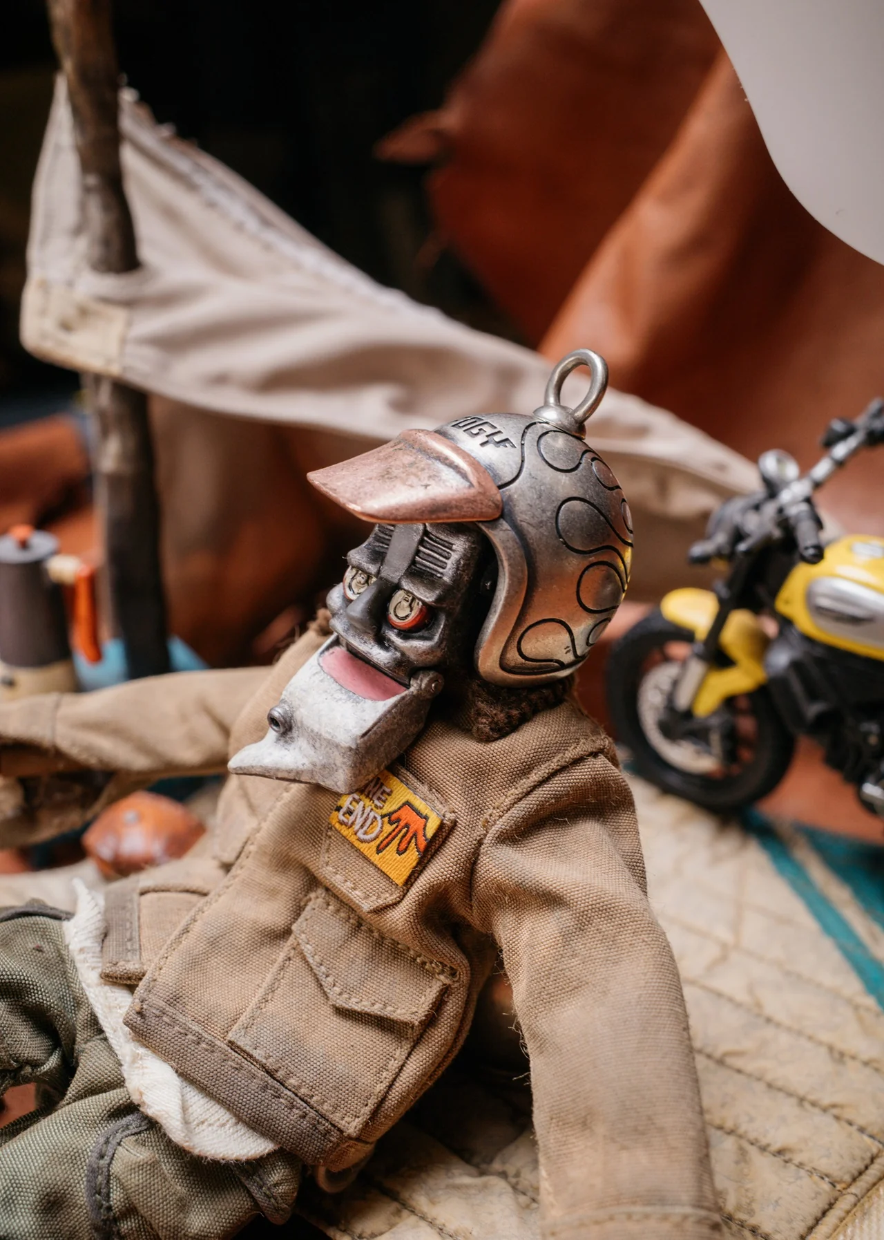 HELMET Key Chain - Image 3