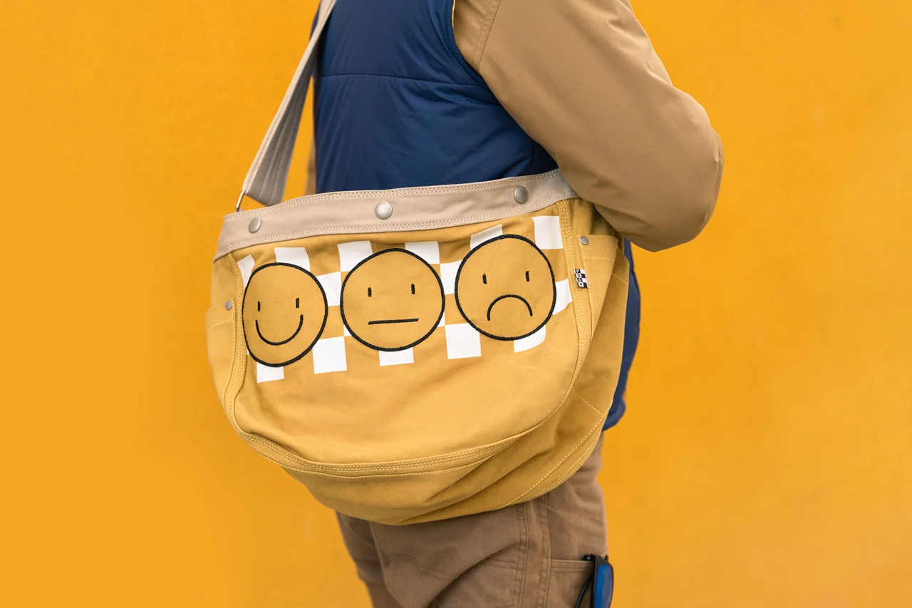 NEWSBOY Crossbody Bag - Smile - Image 4