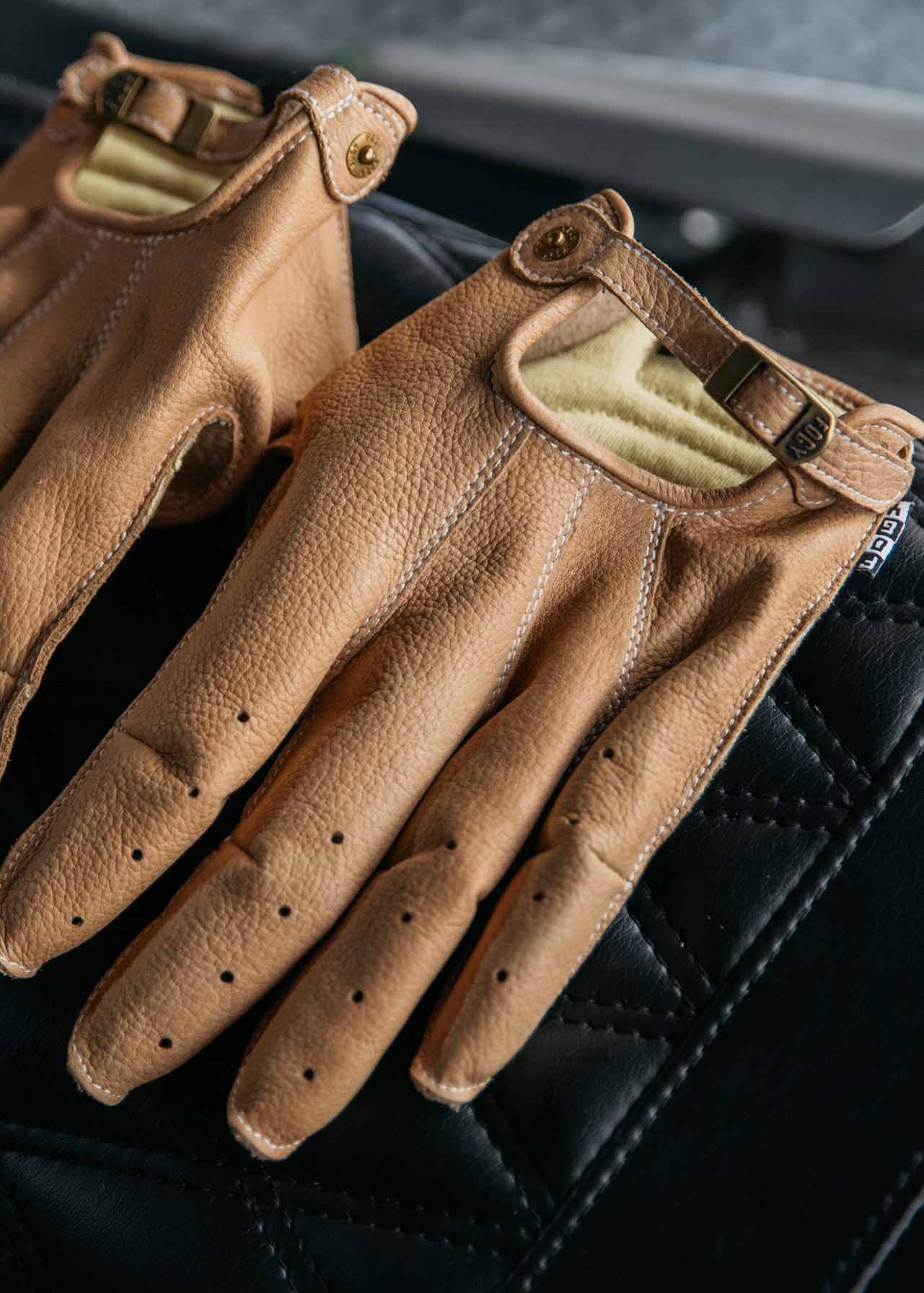 SWIRL Gloves - Sand - Image 4